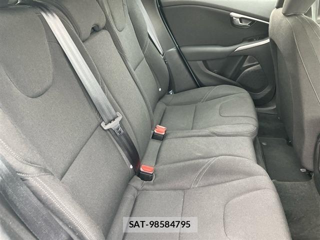 Volvo V40 2018 8862063-6