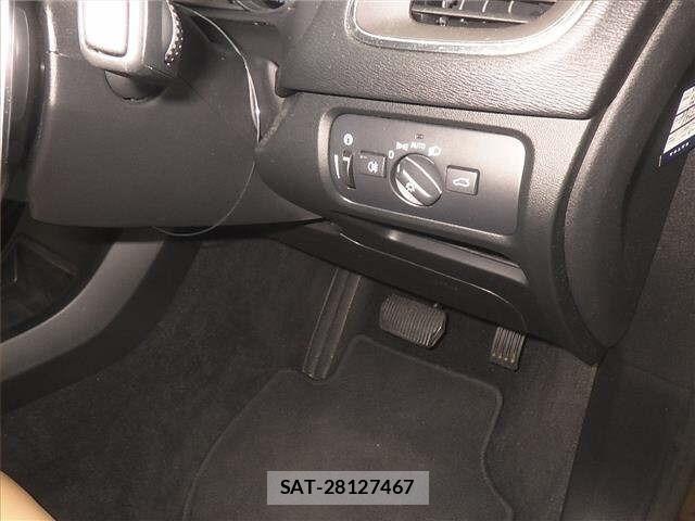 Volvo V40 2017 8776057-8