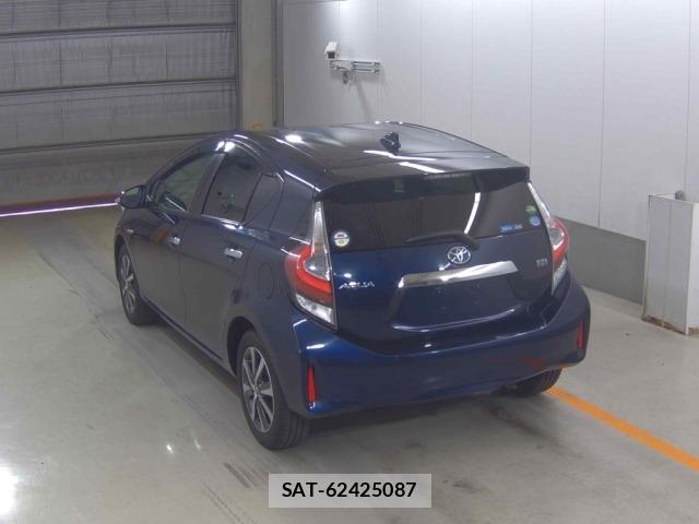 Toyota AQUA 2018 8704808-1