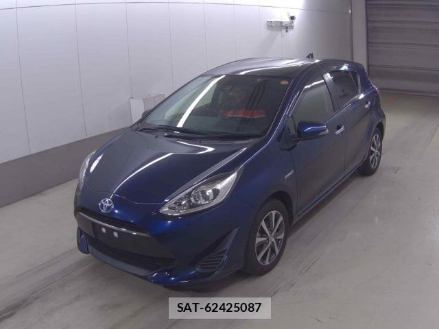 Toyota AQUA 2018 8704808-3