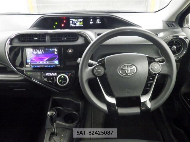Toyota AQUA 2018 8704808-5