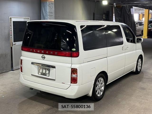 Nissan ELGRAND 2010 8908978-5