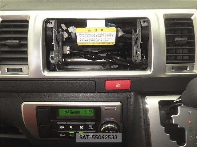 Toyota HIACE VAN 2026 8759973-6