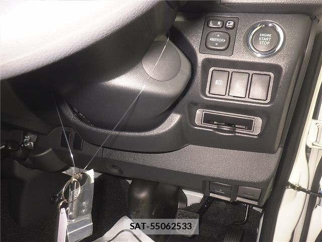 Toyota HIACE VAN 2026 8759973-8