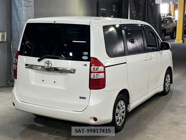Toyota NOAH 2013 8870263-5