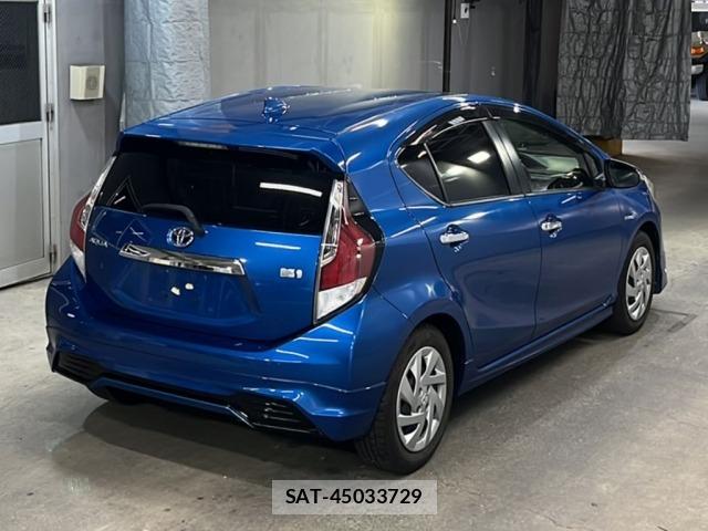 Toyota AQUA 2015 8704792-5