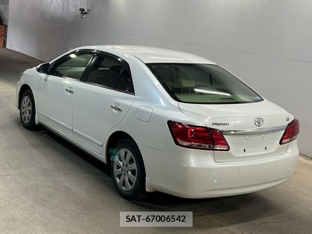 Toyota PREMIO 2017 8807500-1