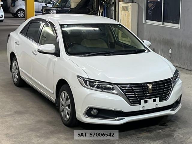 Toyota PREMIO 2017 8807500-4