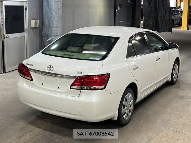 Toyota PREMIO 2017 8807500-5
