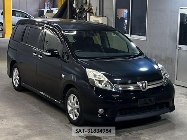 Toyota ISIS 2013 8707651-4