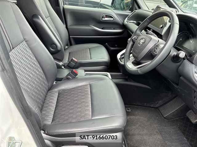 Toyota NOAH 2024 8870237-7