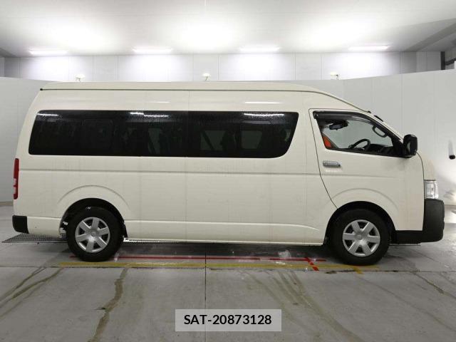 Toyota HIACE COMMUTER 2025 8905148-3