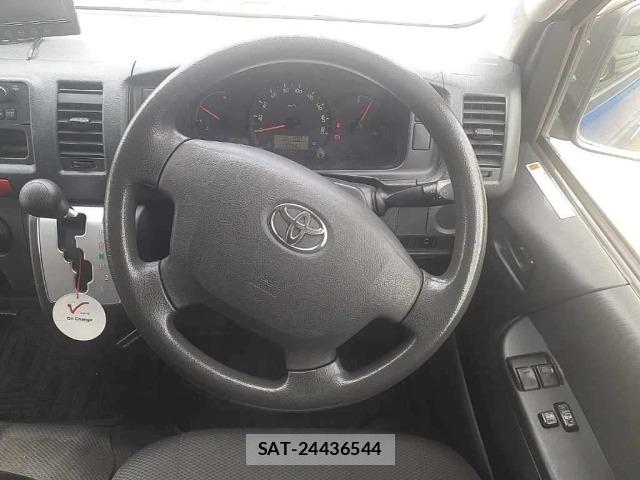 Toyota HIACE COMMUTER 2014 8691481-8