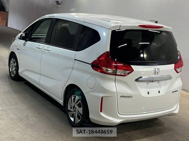 Honda FREED 2022 8821945-1