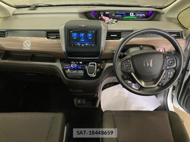 Honda FREED 2022 8821945-3