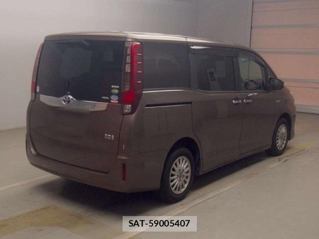 Toyota NOAH 2014 8870243-1