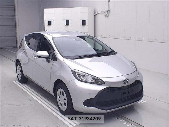 Toyota AQUA 2023 8949659-0
