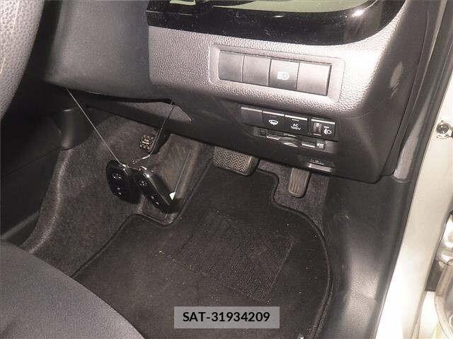 Toyota AQUA 2023 8949659-8