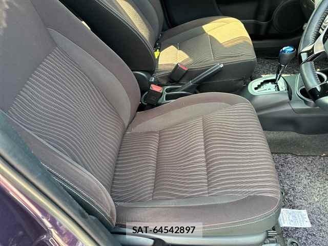 Toyota AQUA 2017 8862386-7