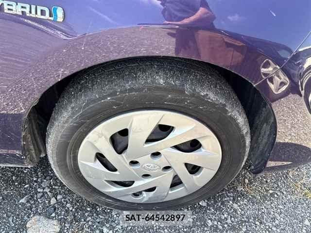 Toyota AQUA 2017 8862386-9