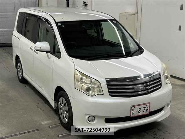 Toyota NOAH 2012 8870239-0