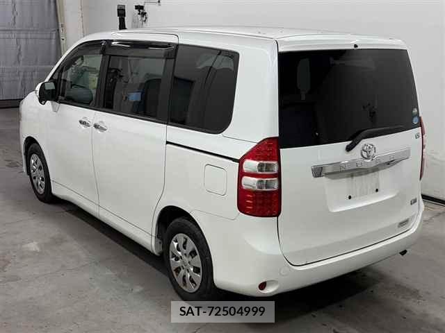Toyota NOAH 2012 8870239-1