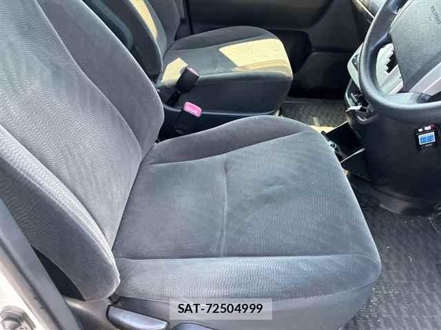 Toyota NOAH 2012 8870239-7