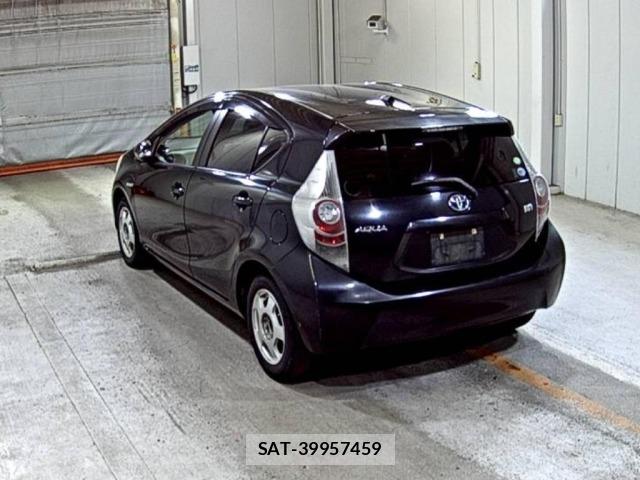 Toyota AQUA 2012 8704789-1