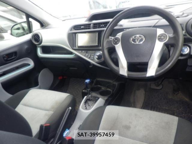 Toyota AQUA 2012 8704789-3