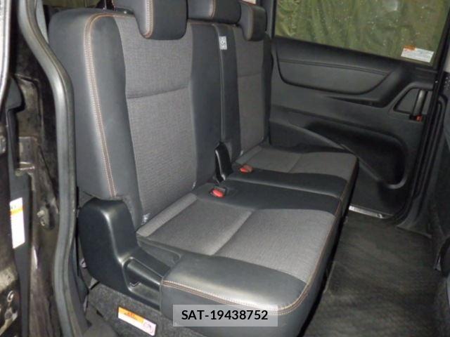Toyota SIENTA 2018 8903100-5
