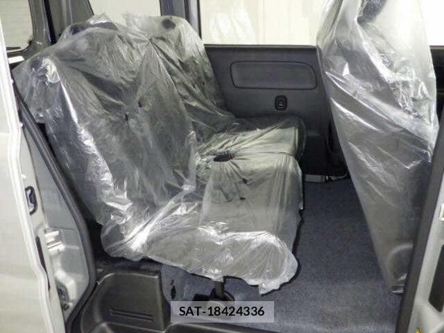 Suzuki EVERY 2026 8679630-8
