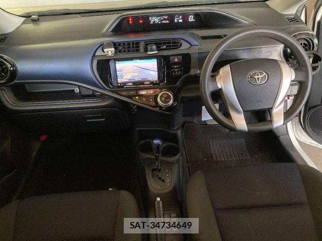Toyota AQUA 2017 8704799-3