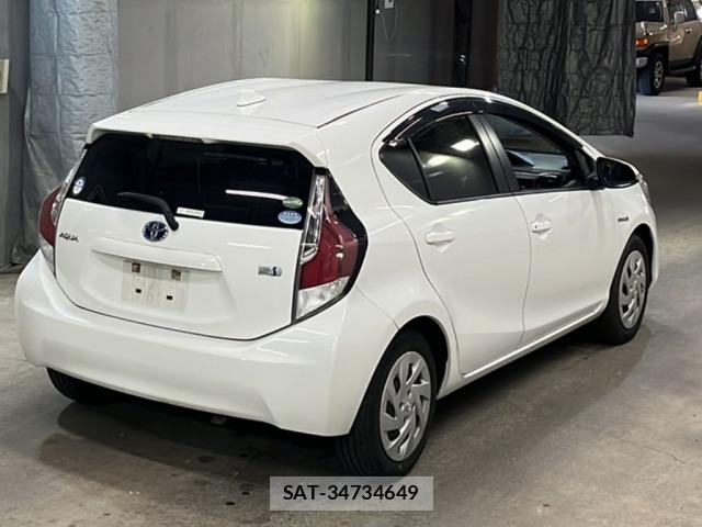 Toyota AQUA 2017 8704799-5