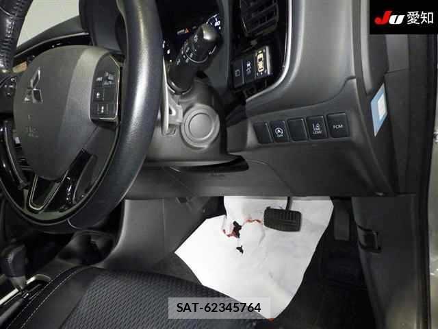 Mitsubishi OUTLANDER 2015 8807985-5