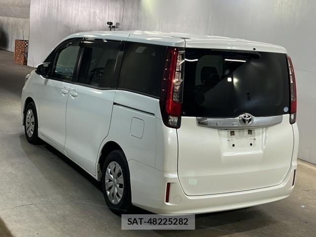 Toyota NOAH 2015 8706069-1