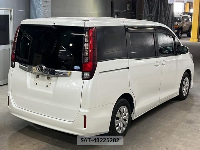 Toyota NOAH 2015 8706069-5