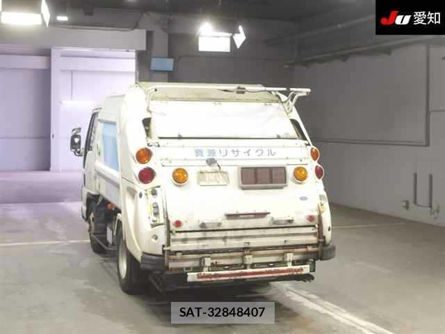 Nissan ATLAS 2005 8895000-1