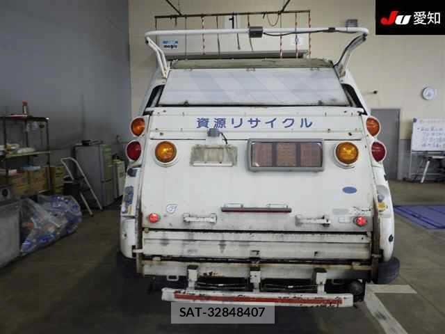 Nissan ATLAS 2005 8895000-4