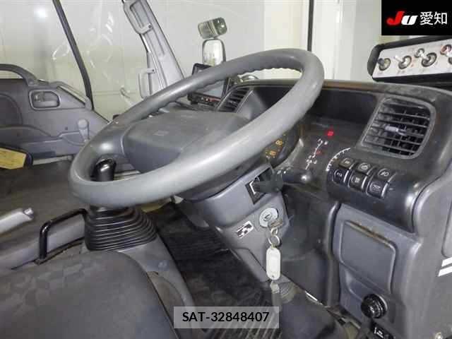 Nissan ATLAS 2005 8895000-5