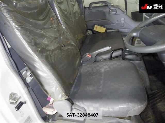 Nissan ATLAS 2005 8895000-6