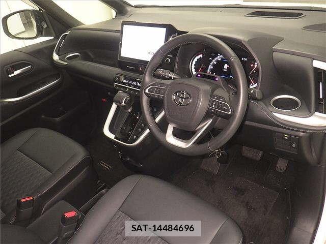 Toyota NOAH 2022 8722678-3