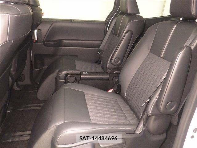 Toyota NOAH 2022 8722678-7