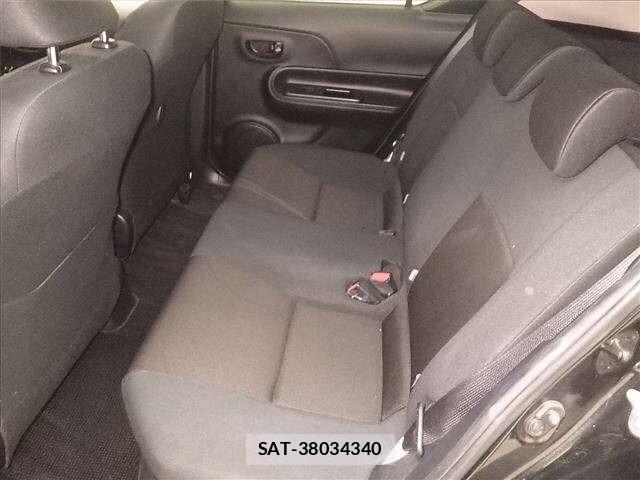 Toyota AQUA 2016 8949721-7
