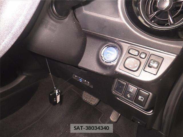 Toyota AQUA 2016 8949721-8