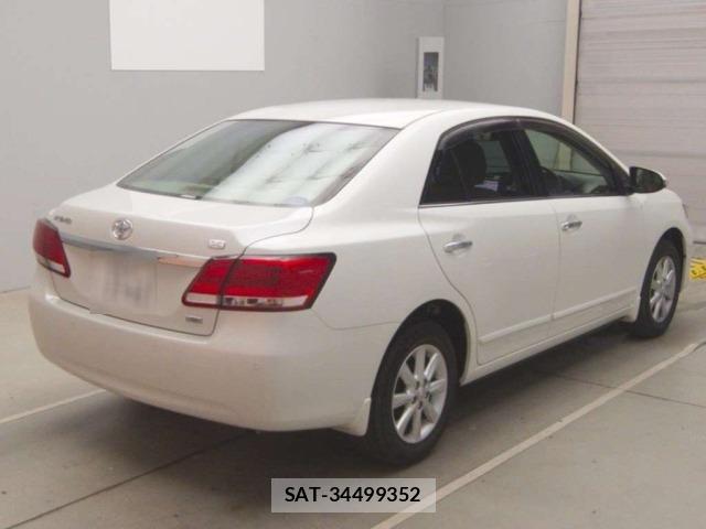 Toyota PREMIO 2018 8700779-1