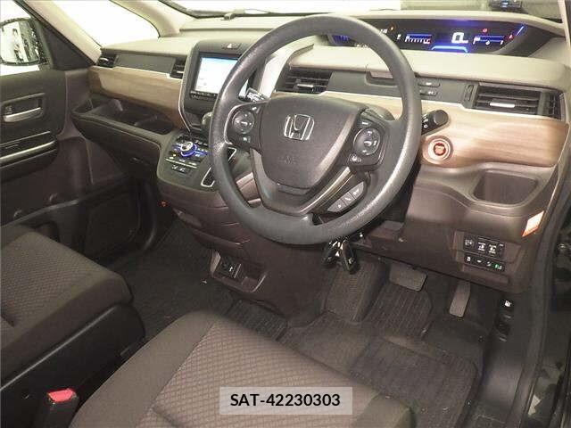 Honda FREED 2023 8716502-3