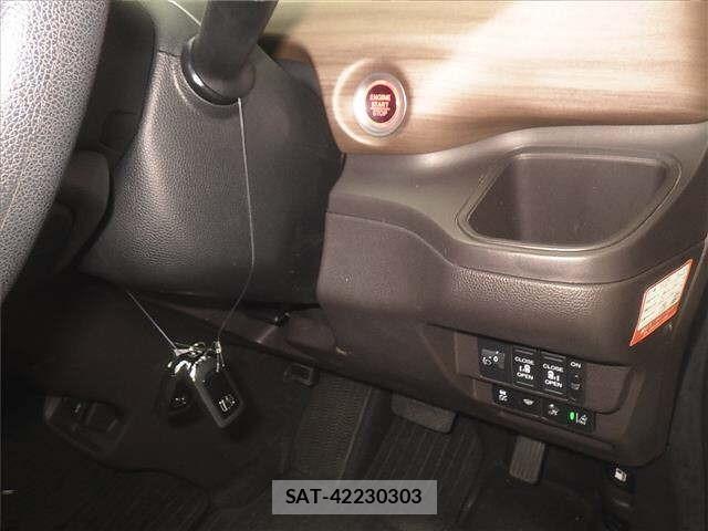 Honda FREED 2023 8716502-8