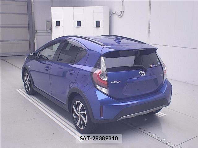 Toyota AQUA 2017 8949722-1