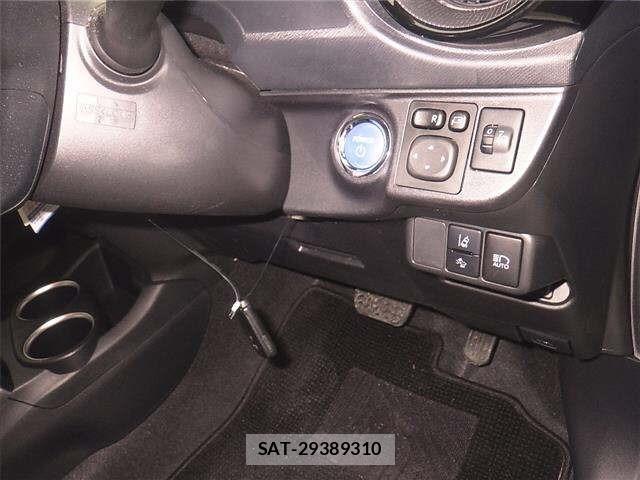 Toyota AQUA 2017 8949722-8