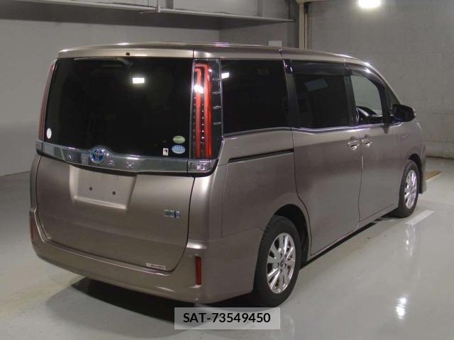 Toyota NOAH 2017 8765283-1